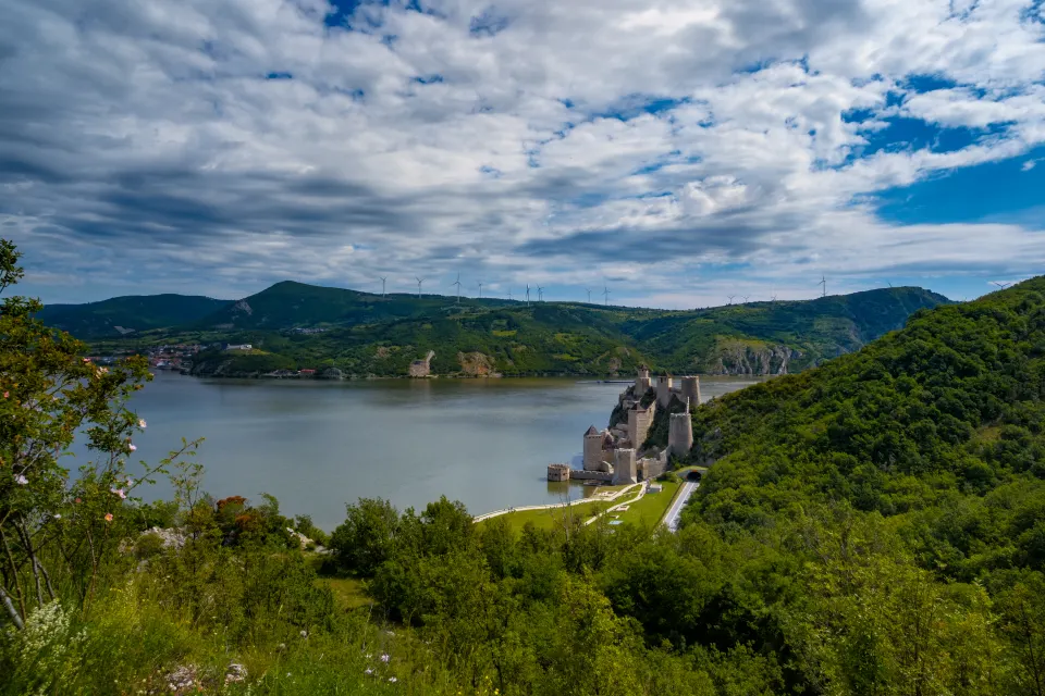 The fortress and the Iron Gates entrance from the viewpoint above