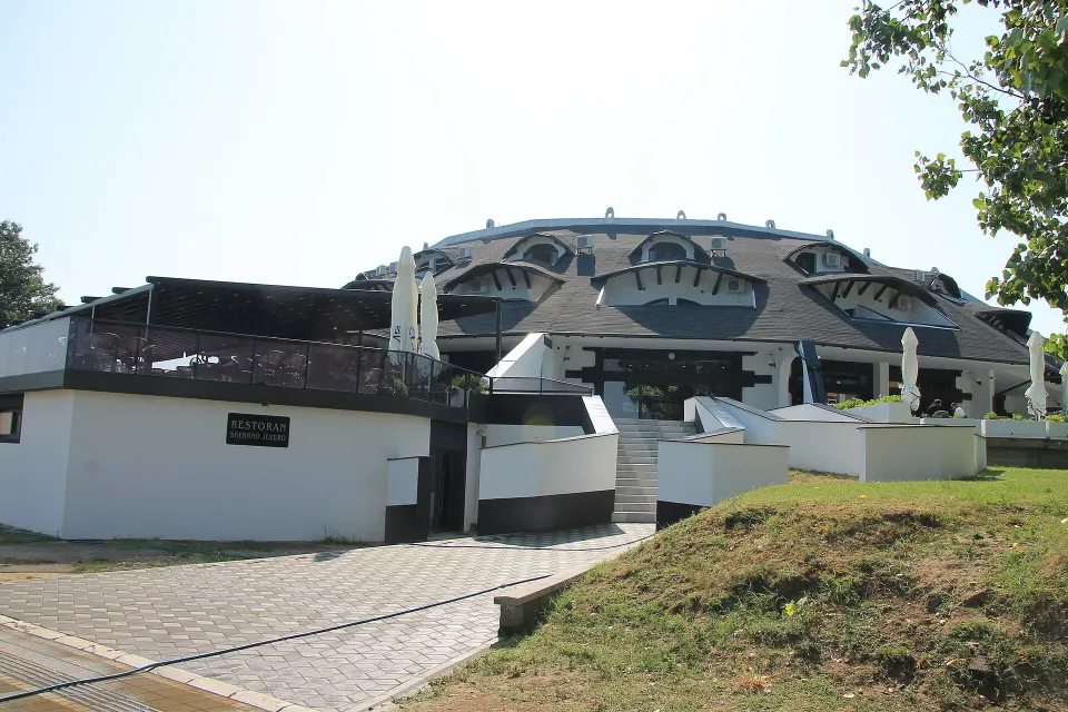 Lakeside restaurant at Silver Lake, Serbia, with a waterfront terrace and a view of the lake