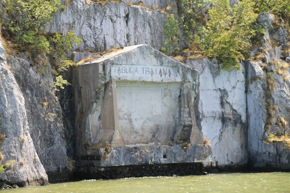 Tabula Trajana — rimska ploča uklesana u stenu iznad Dunava